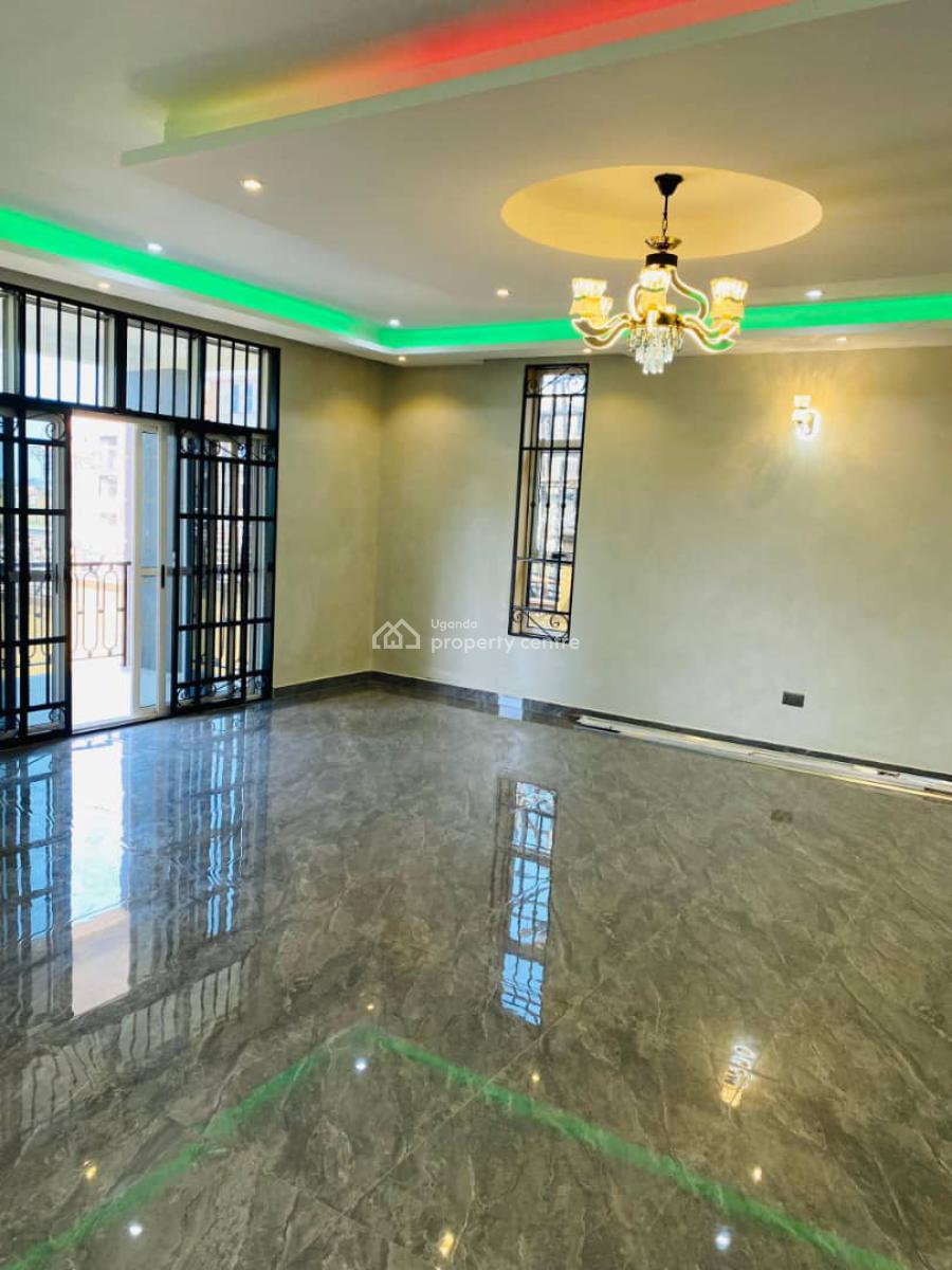 Luxury 7 Bedroom House in Munyonyo, Munyonyo, Kampala, Central Region, Terraced Duplex for Sale