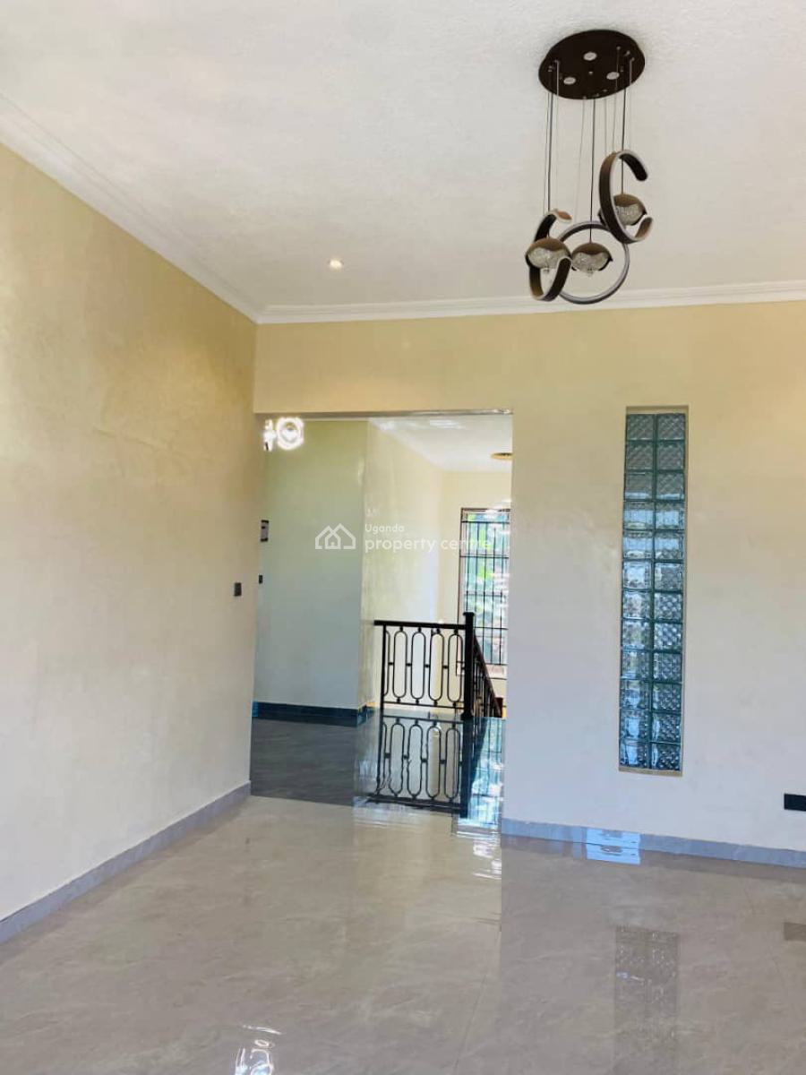 Luxury 7 Bedroom House in Munyonyo, Munyonyo, Kampala, Central Region, Terraced Duplex for Sale