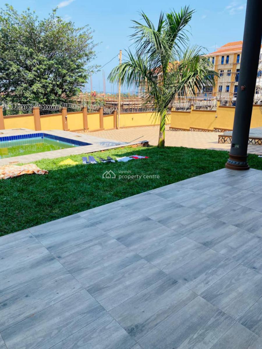 Luxury 7 Bedroom House in Munyonyo, Munyonyo, Kampala, Central Region, Terraced Duplex for Sale