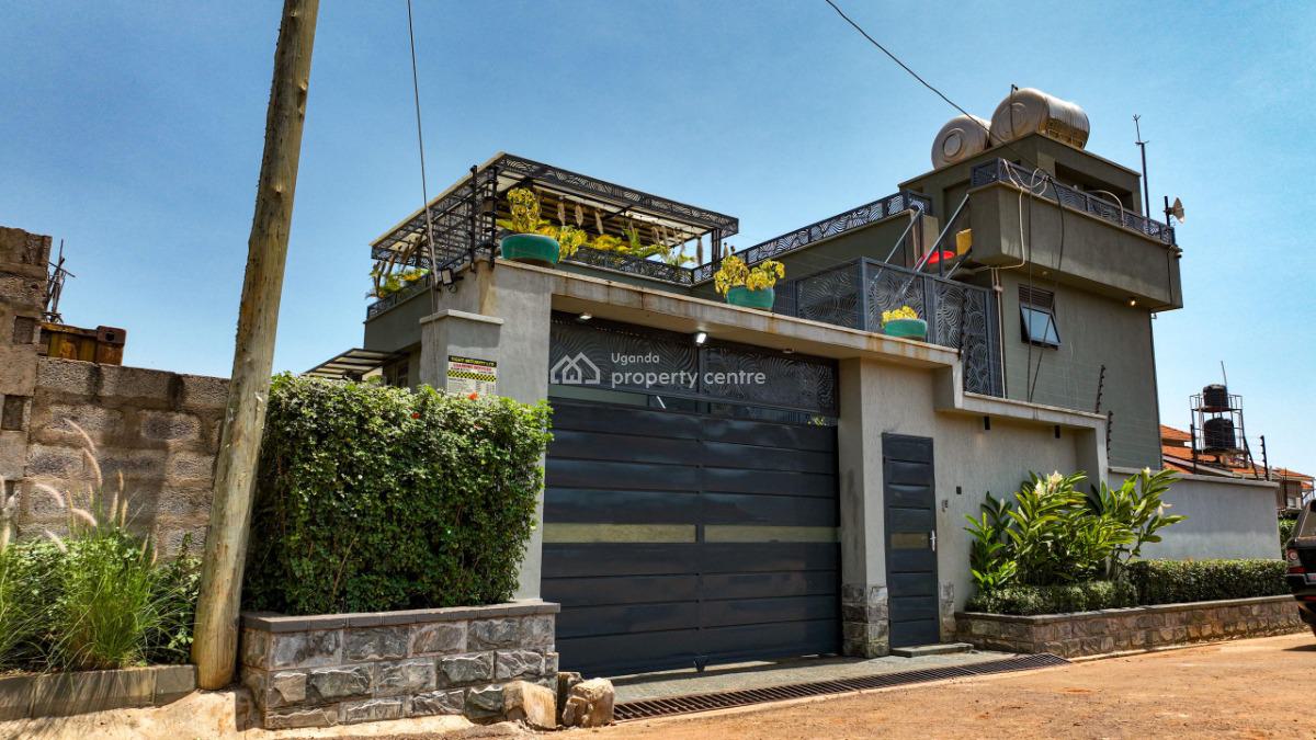 Luxury 4 Bedroom in Munyonyo Kigo, Kigo Munyonyo Road, Kampala, Central Region, Terraced Duplex for Sale
