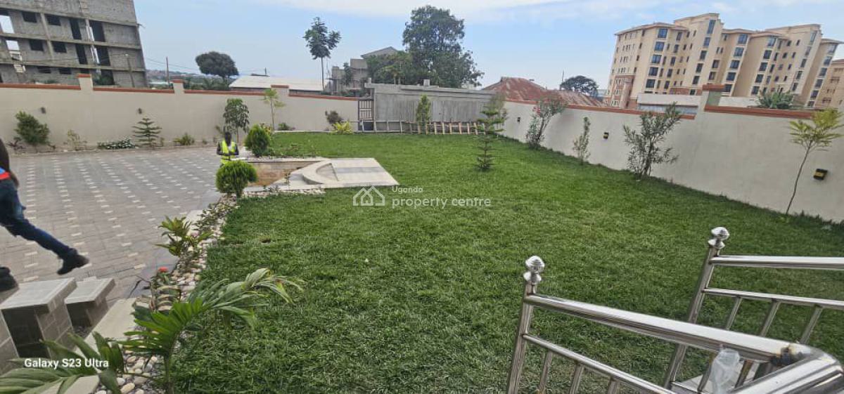 Luxury 5 Bedroom House in Munyonyo Kigo, Kigo, Kampala, Central Region, Terraced Duplex for Sale
