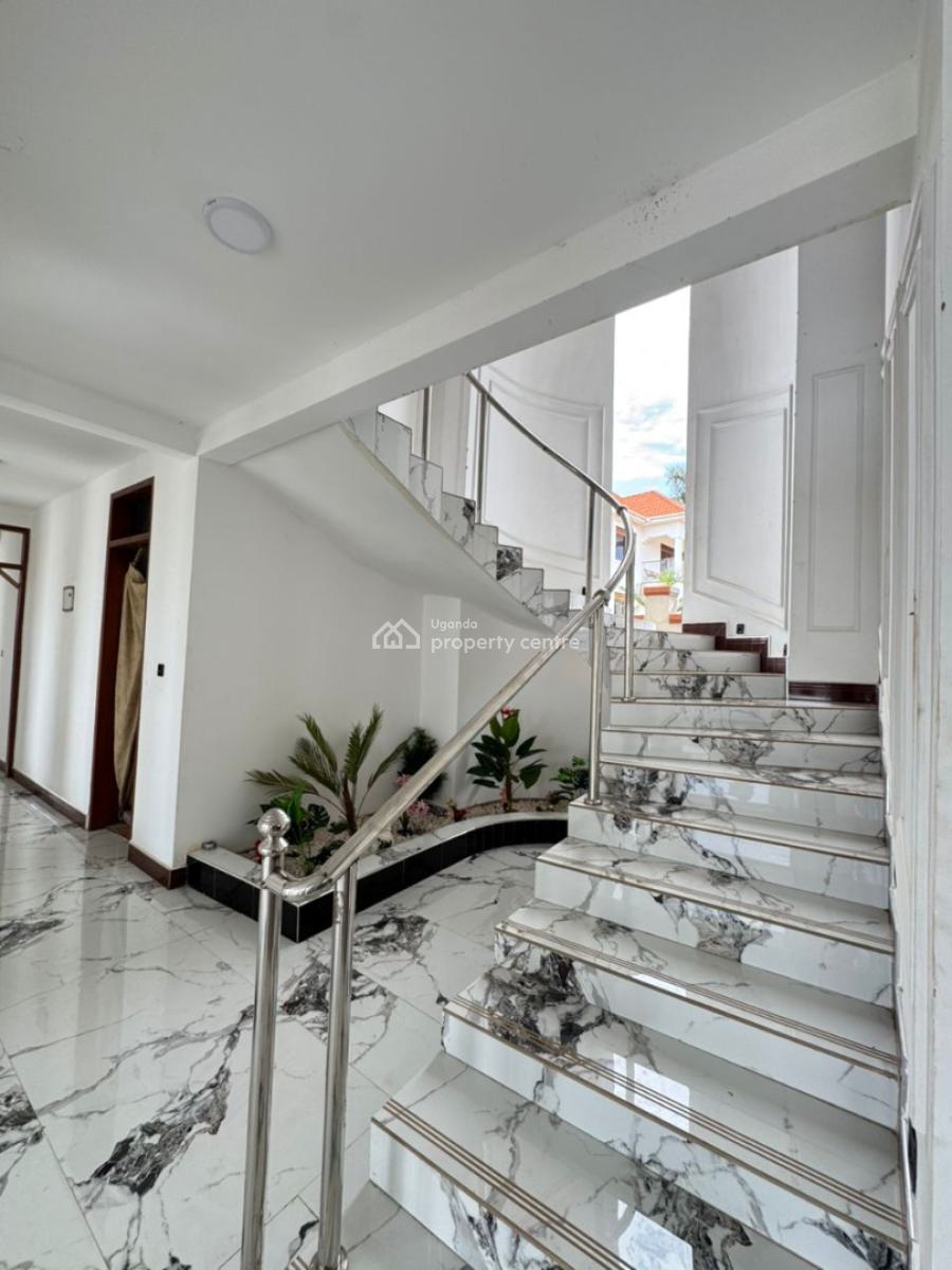 Luxury 5 Bedroom House in Munyonyo Kigo, Kigo, Kampala, Central Region, Terraced Duplex for Sale