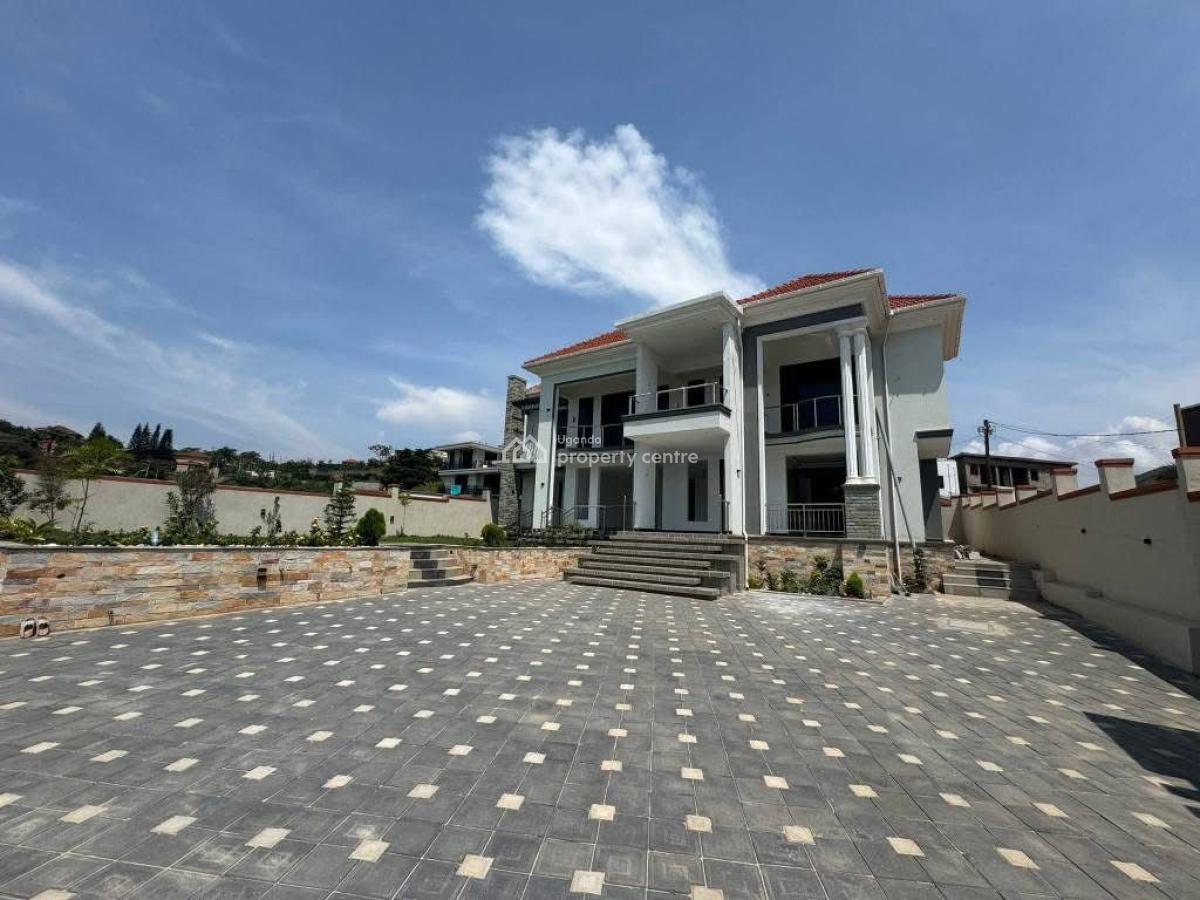Luxury 5 Bedroom House with a Lakeview in Munyonyo Kigo, Kigo, Munyonyo, Kampala, Central Region, Terraced Duplex for Sale