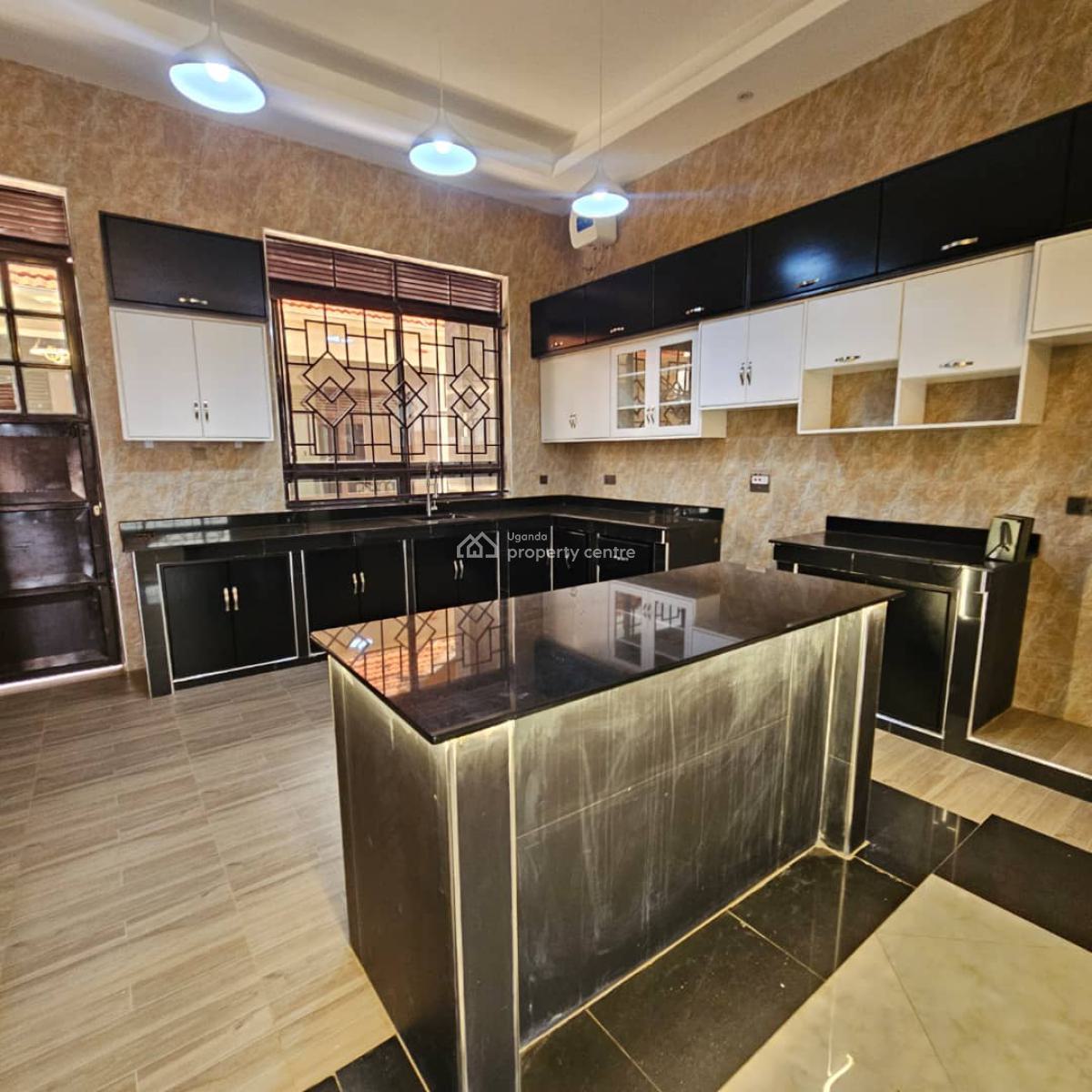 Beautiful 4 Bedroom House in Kitende Along Entebbe Road, Kitende, Wakiso, Central Region, Terraced Bungalow for Sale
