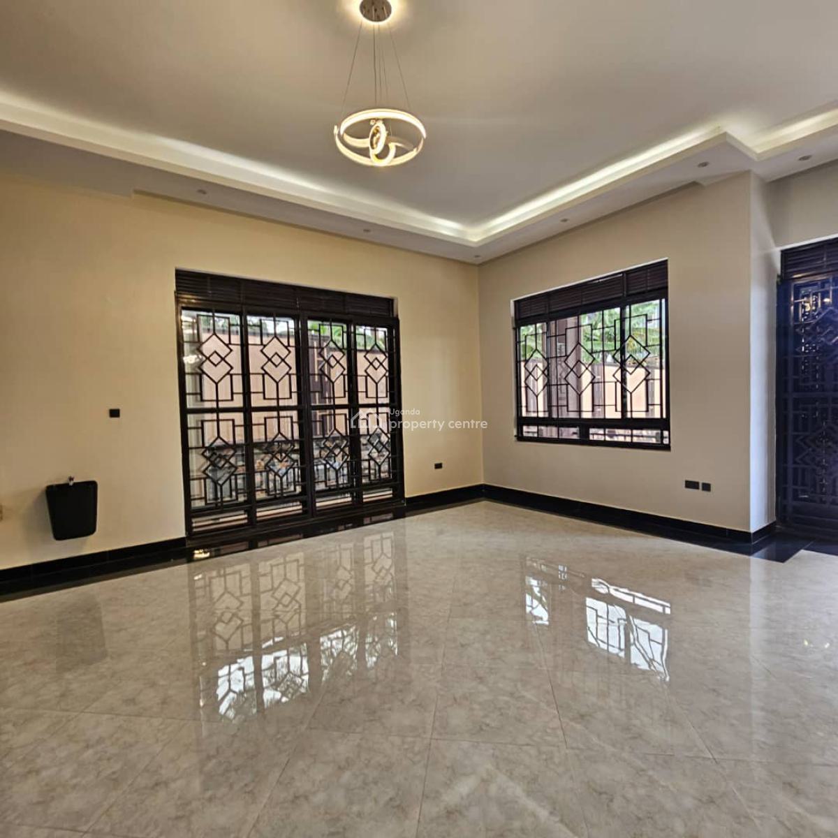 Beautiful 4 Bedroom House in Kitende Along Entebbe Road, Kitende, Wakiso, Central Region, Terraced Bungalow for Sale