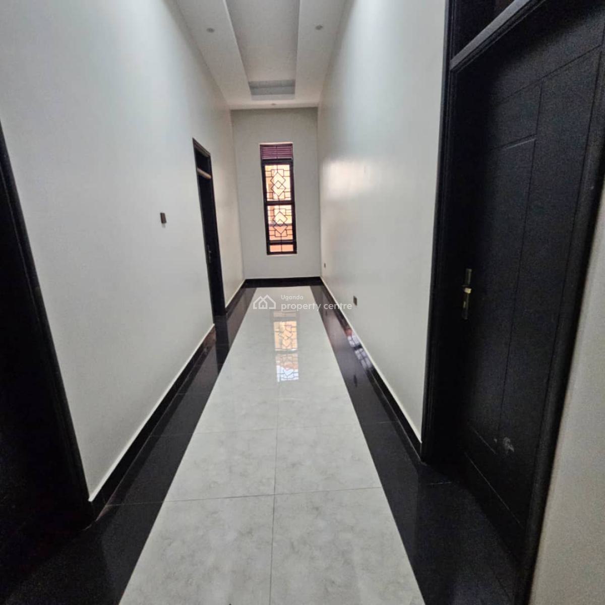 Beautiful 4 Bedroom House in Kitende Along Entebbe Road, Kitende, Wakiso, Central Region, Terraced Bungalow for Sale