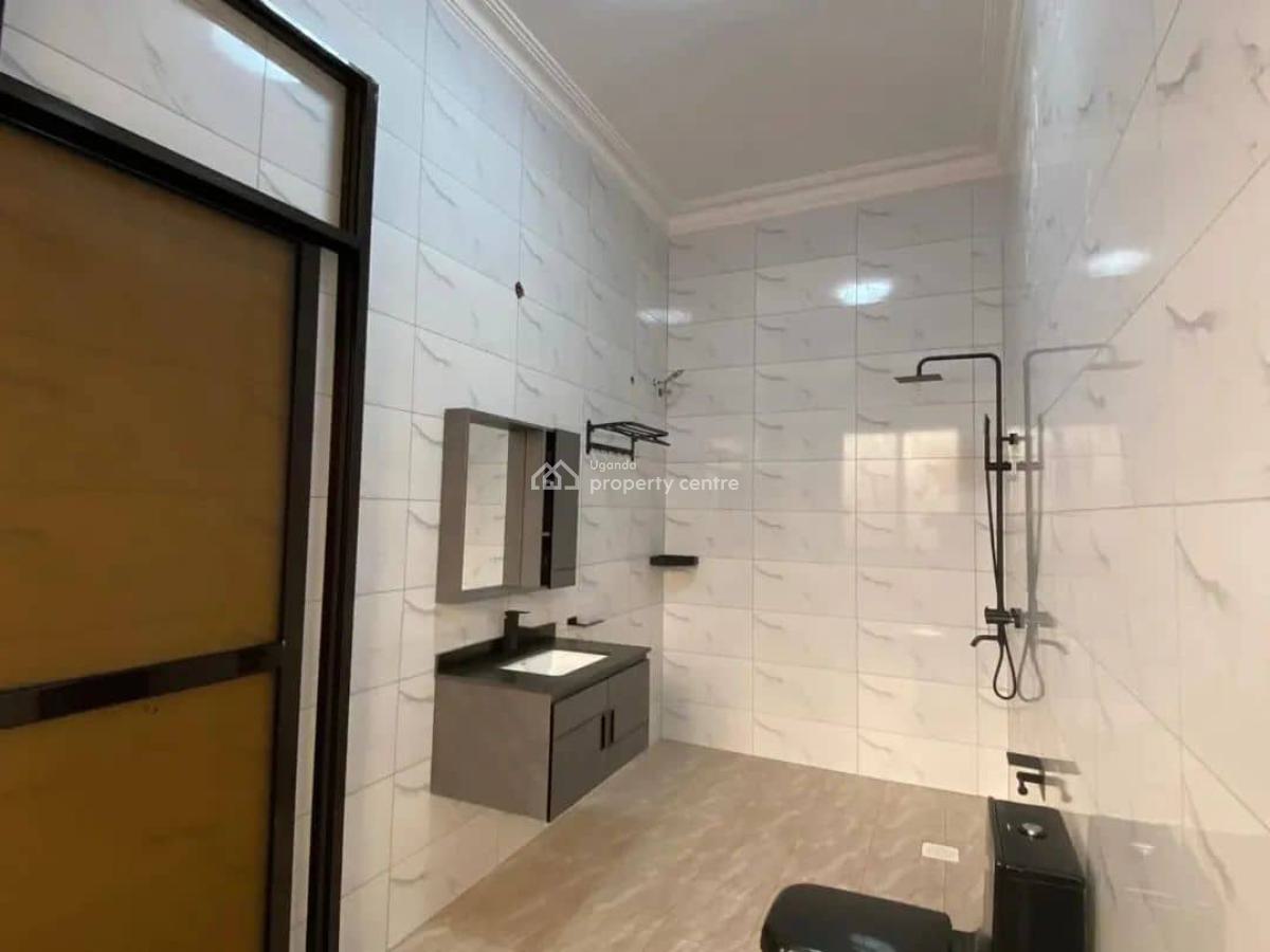 Luxury 5 Bedroom House in Kira, Kira, Kira Town, Wakiso, Central Region, Terraced Duplex for Sale