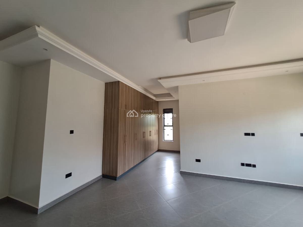 Beautiful 4 Bedroom House in Kira Town, Mamerito Road, Kira Town, Kira Town, Wakiso, Central Region, Terraced Bungalow for Sale
