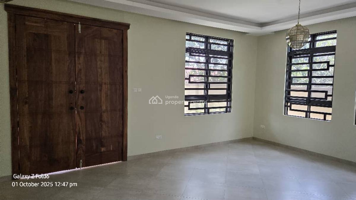 Luxury 4 Bedroom House in Bunga Kawuku, Bunga Kawuku, Kampala, Central Region, Terraced Duplex for Sale