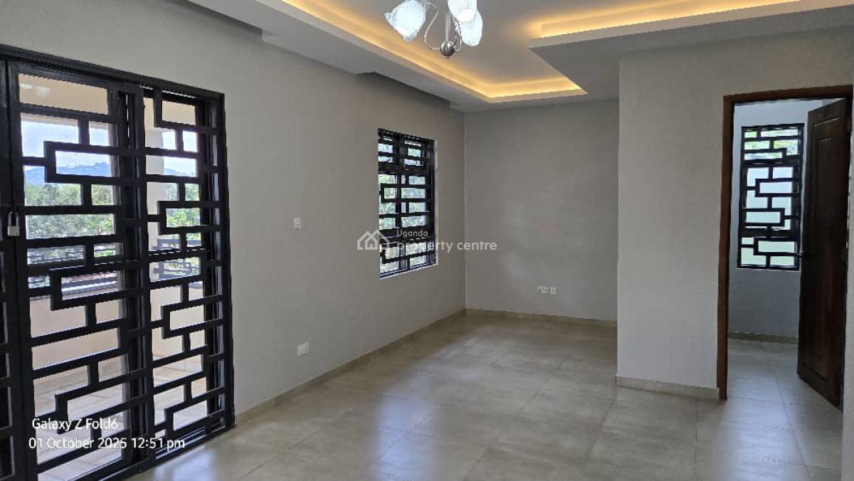 Luxury 4 Bedroom House in Bunga Kawuku, Bunga Kawuku, Kampala, Central Region, Terraced Duplex for Sale