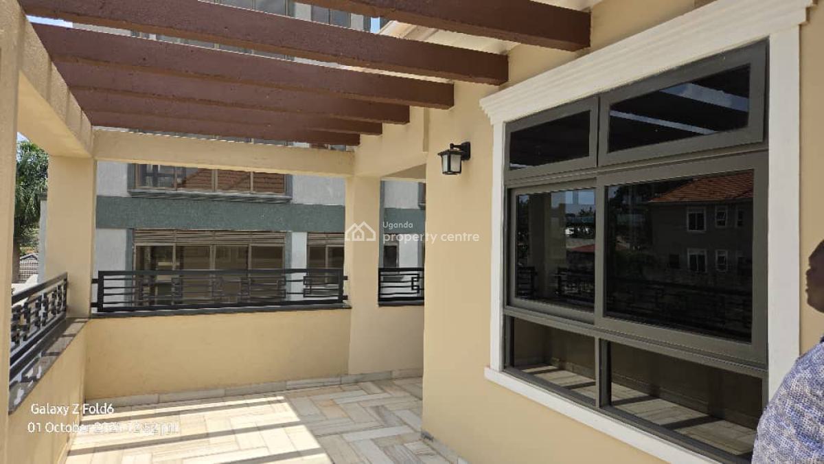 Luxury 4 Bedroom House in Bunga Kawuku, Bunga Kawuku, Kampala, Central Region, Terraced Duplex for Sale