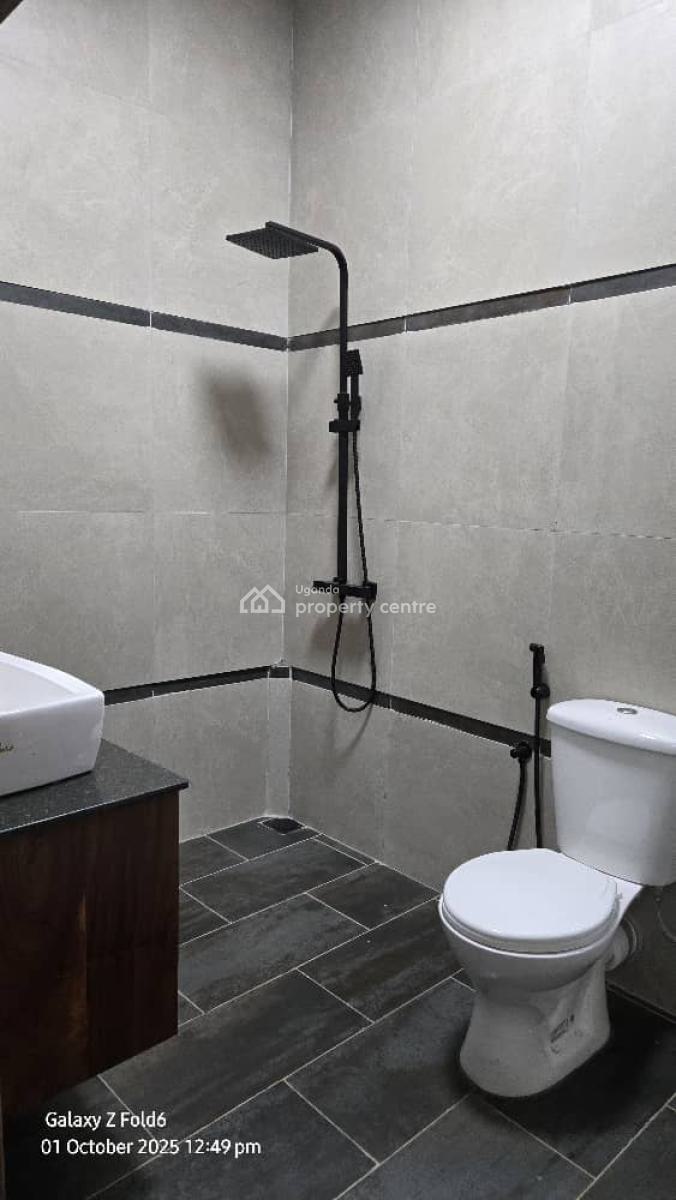 Luxury 4 Bedroom House in Bunga Kawuku, Bunga Kawuku, Kampala, Central Region, Terraced Duplex for Sale