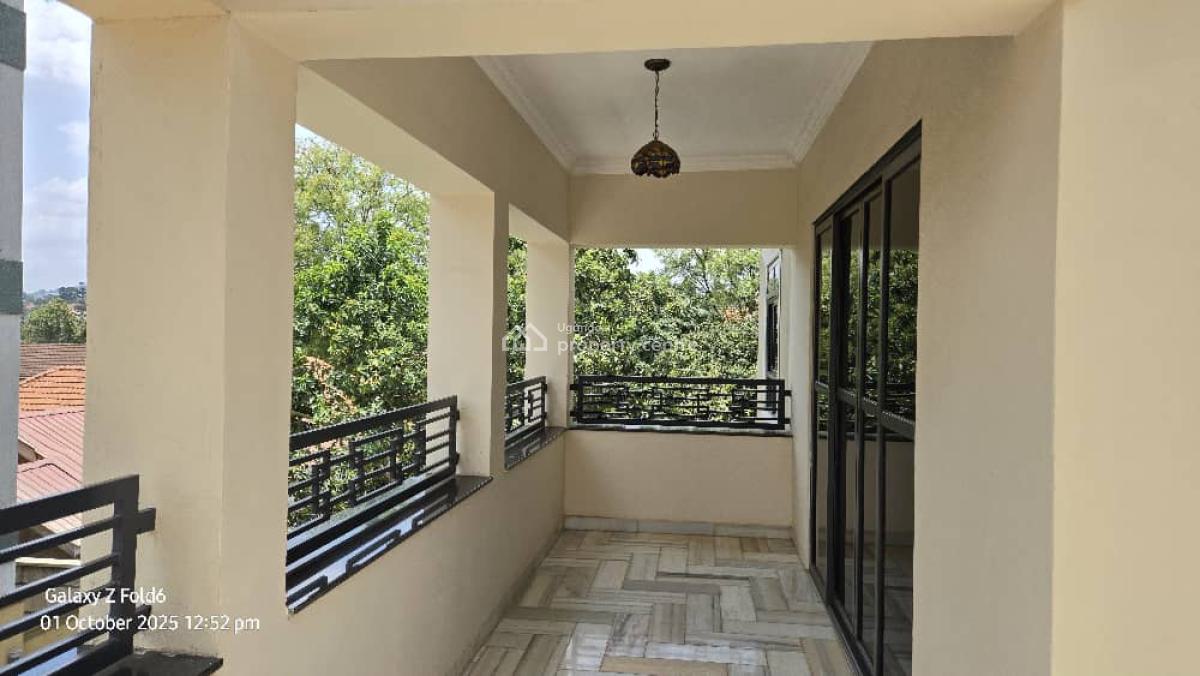 Luxury 4 Bedroom House in Bunga Kawuku, Bunga Kawuku, Kampala, Central Region, Terraced Duplex for Sale