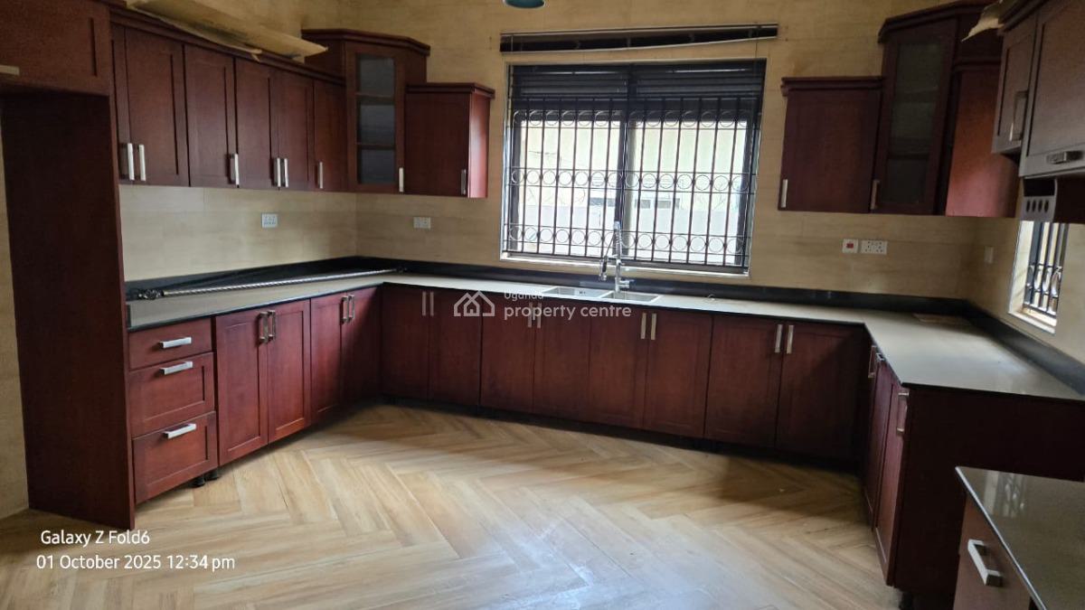 Luxury 4 Bedroom House in Bunga Kawuku, Bunga Kawuku, Kampala, Central Region, Terraced Duplex for Sale