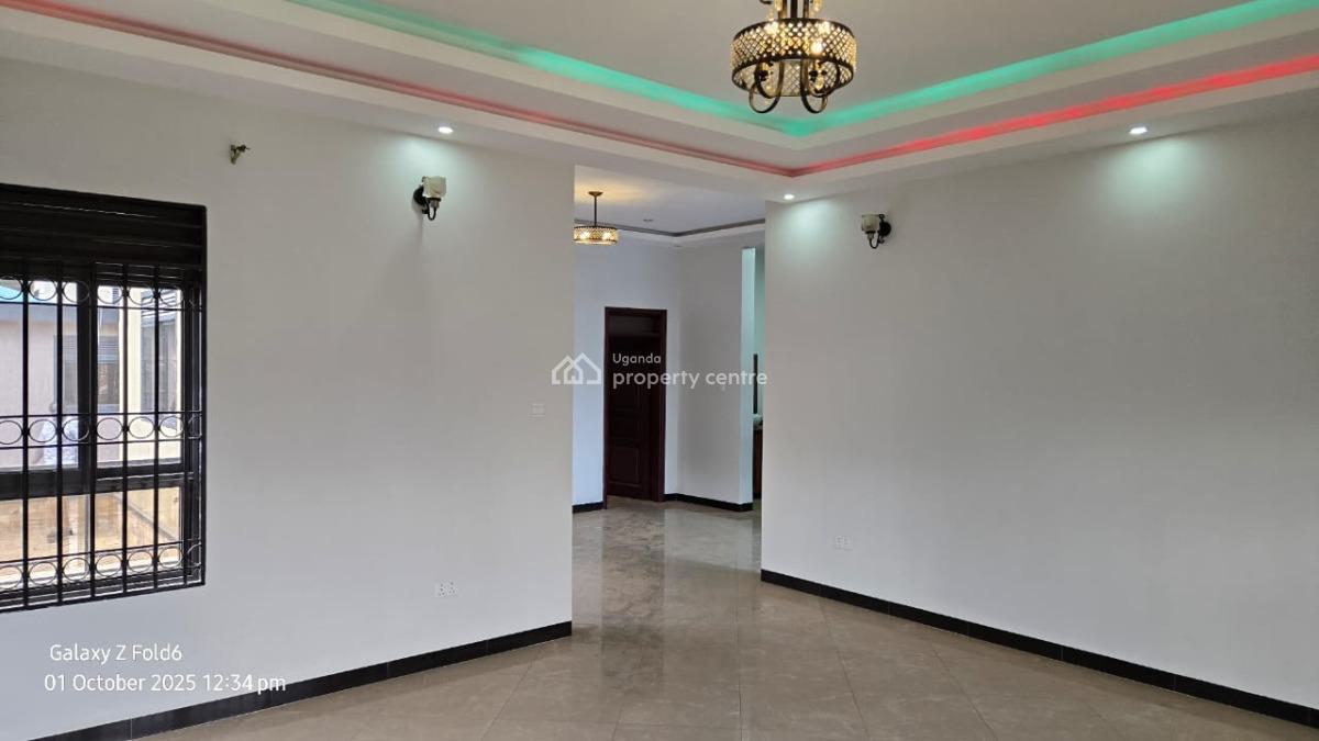 Luxury 4 Bedroom House in Bunga Kawuku, Bunga Kawuku, Kampala, Central Region, Terraced Duplex for Sale