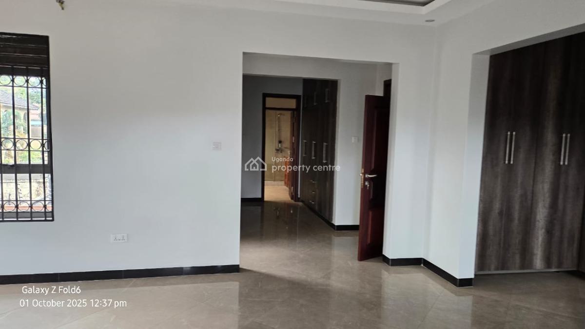 Luxury 4 Bedroom House in Bunga Kawuku, Bunga Kawuku, Kampala, Central Region, Terraced Duplex for Sale