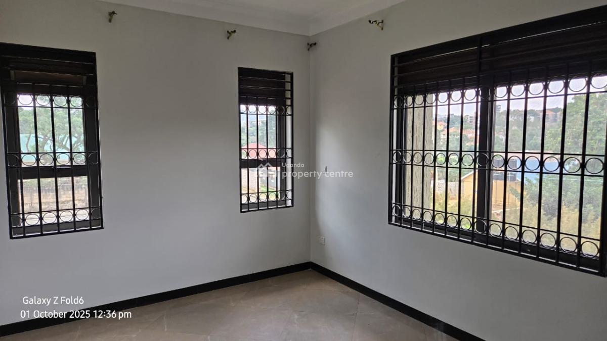 Luxury 4 Bedroom House in Bunga Kawuku, Bunga Kawuku, Kampala, Central Region, Terraced Duplex for Sale