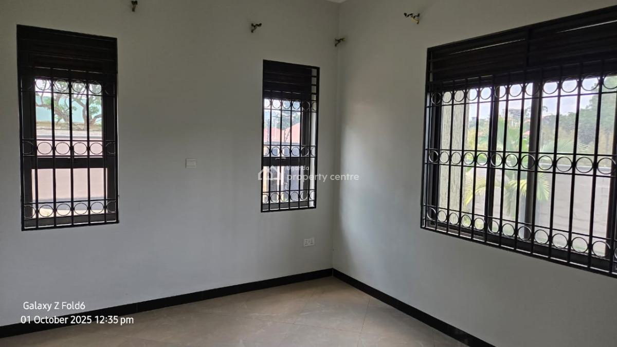Luxury 4 Bedroom House in Bunga Kawuku, Bunga Kawuku, Kampala, Central Region, Terraced Duplex for Sale