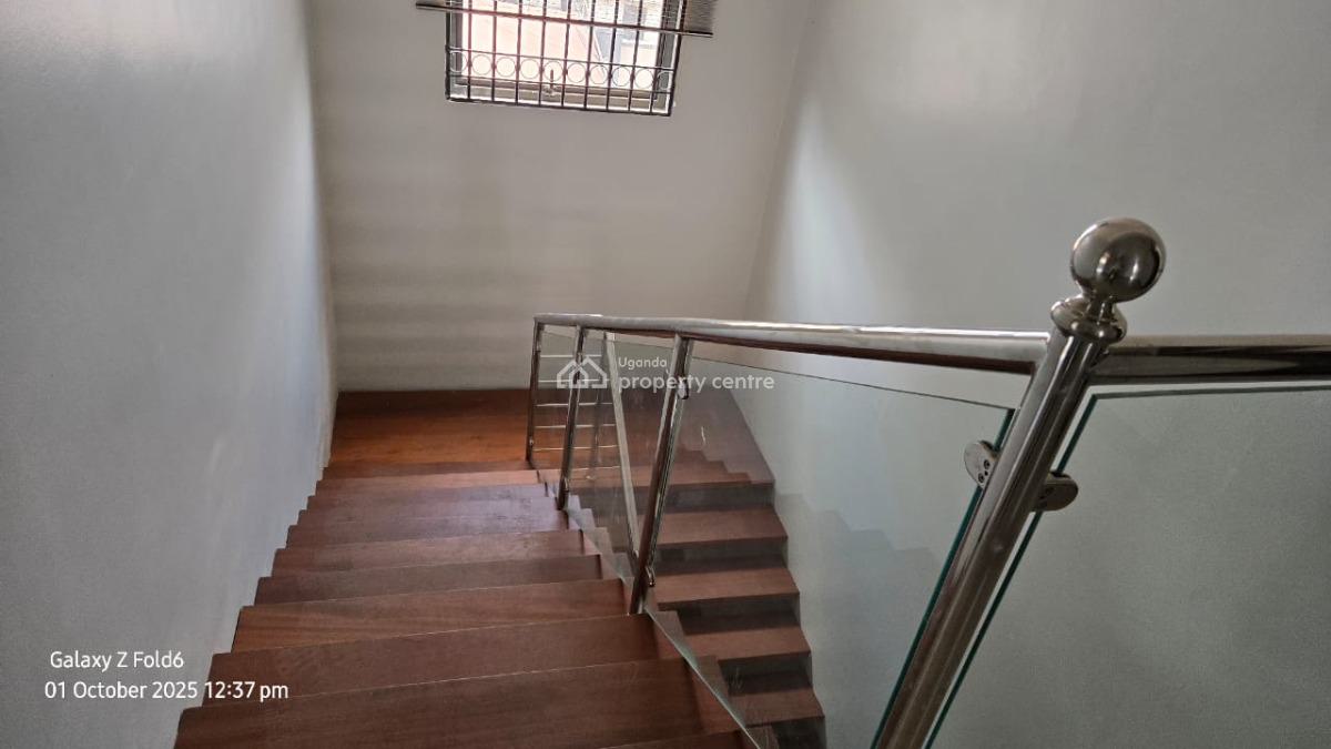 Luxury 4 Bedroom House in Bunga Kawuku, Bunga Kawuku, Kampala, Central Region, Terraced Duplex for Sale