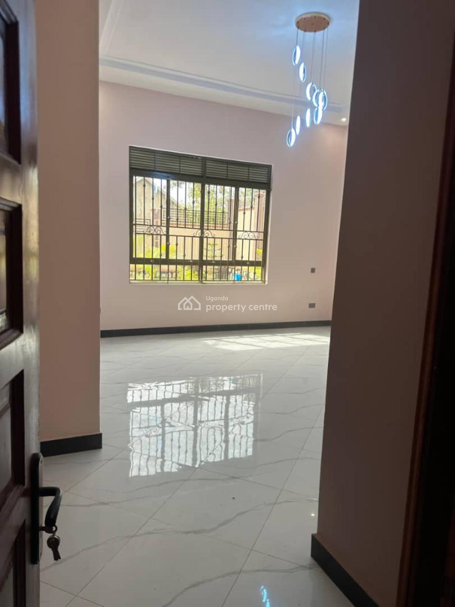 Beautiful 4 Bedroom House in Bwebajja Entebbe Road, Bwebajja, Arkright Estate,  Entebbe Road, Wakiso, Central Region, Terraced Bungalow for Sale