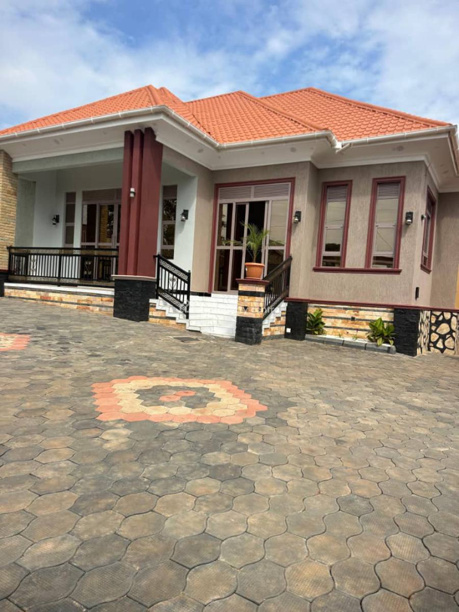 Beautiful 4 Bedroom House in Bwebajja Entebbe Road, Bwebajja, Arkright Estate,  Entebbe Road, Wakiso, Central Region, Terraced Bungalow for Sale