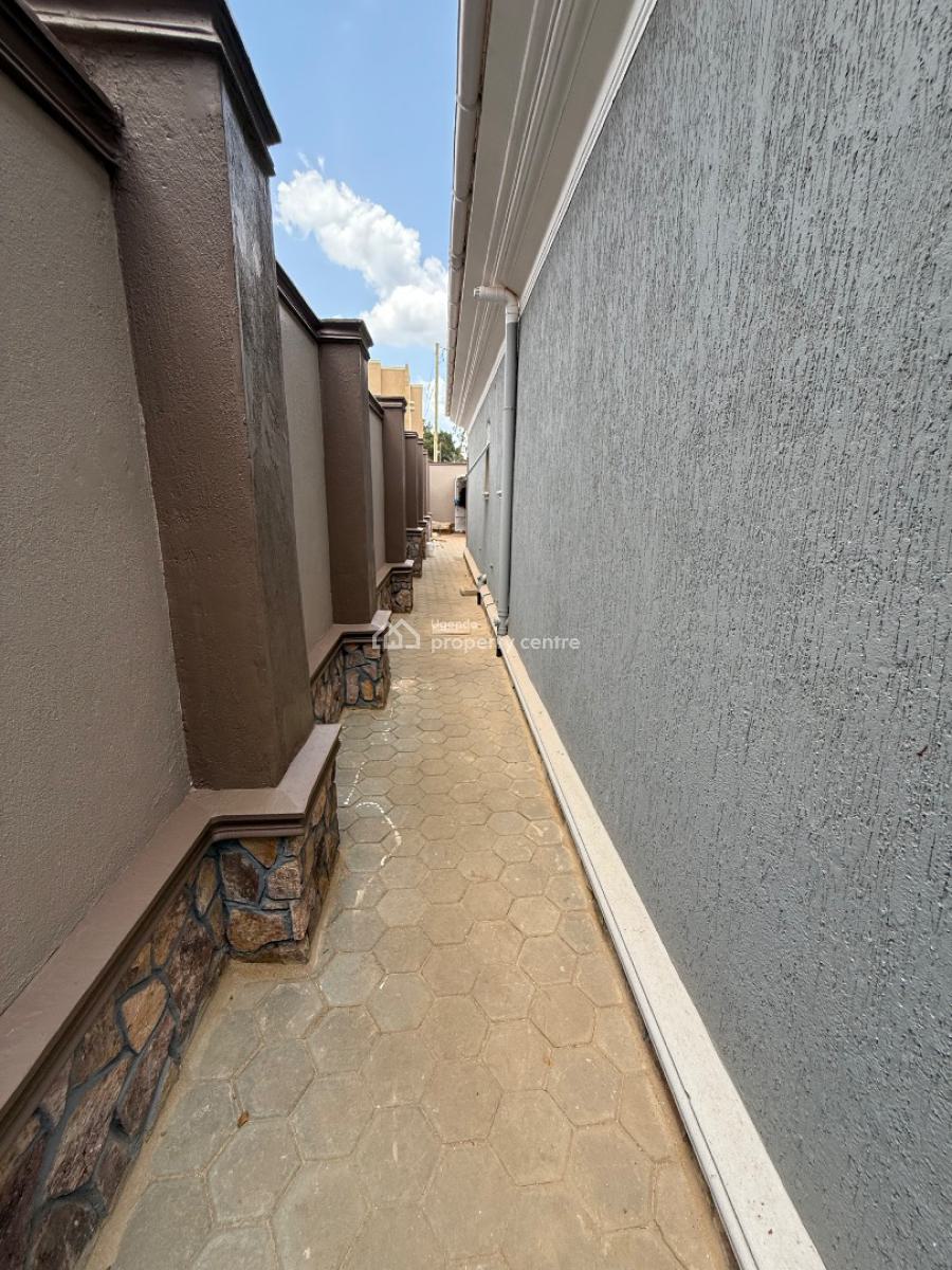 Luxury 4 Bedroom House ( Mailo Land) Kito/kira, Mamerito Rd, Kira Town, Wakiso, Central Region, Detached Bungalow for Sale