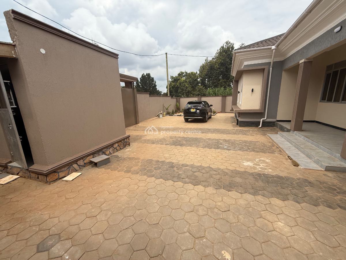 Luxury 4 Bedroom House ( Mailo Land) Kito/kira, Mamerito Rd, Kira Town, Wakiso, Central Region, Detached Bungalow for Sale