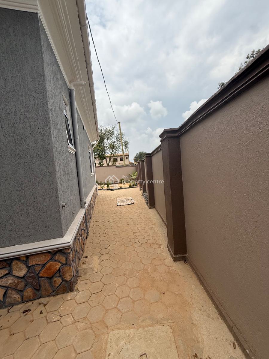 Luxury 4 Bedroom House ( Mailo Land) Kito/kira, Mamerito Rd, Kira Town, Wakiso, Central Region, Detached Bungalow for Sale