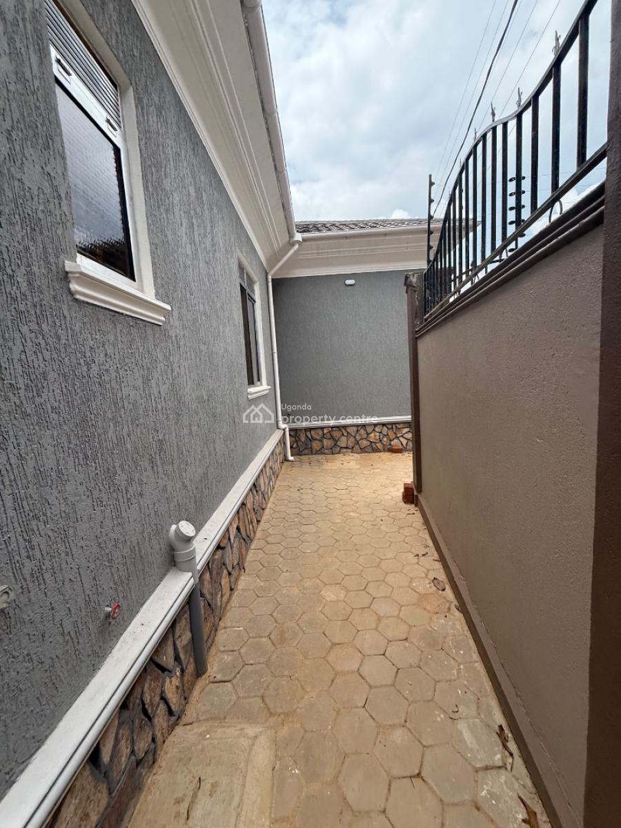 Luxury 4 Bedroom House ( Mailo Land) Kito/kira, Mamerito Rd, Kira Town, Wakiso, Central Region, Detached Bungalow for Sale