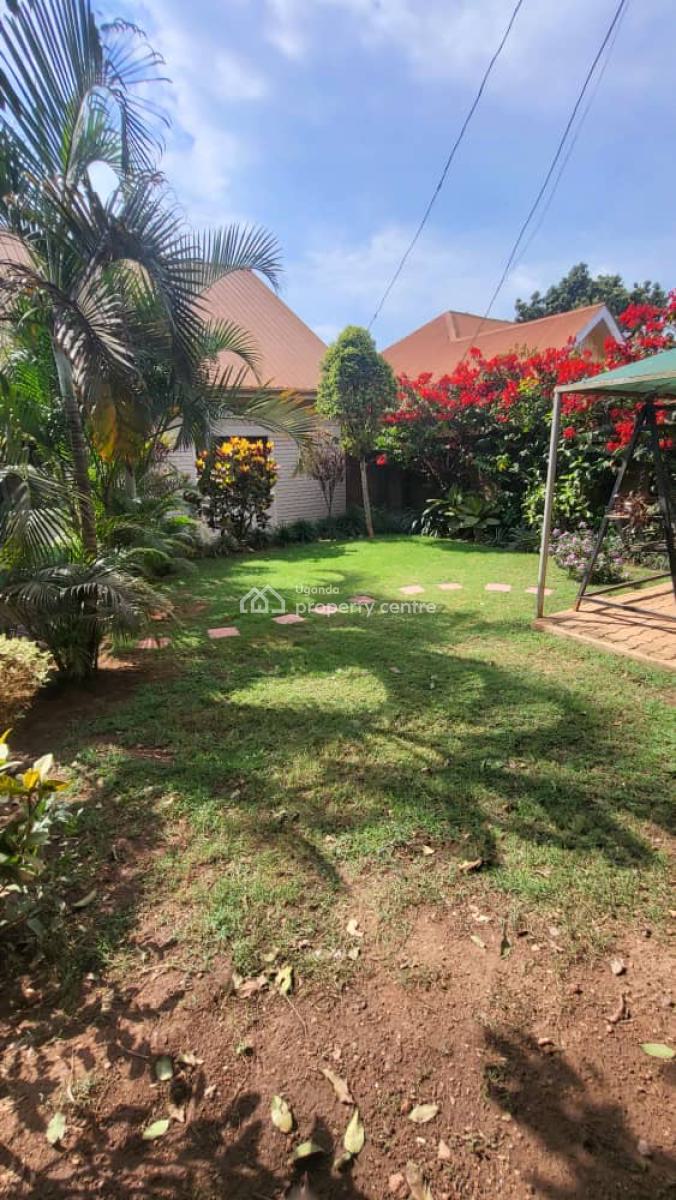 4-bedroom Bungalow on 25 Decimal, Demand Rd/kapeera, Kira Town, Wakiso, Central Region, Townhouse for Sale