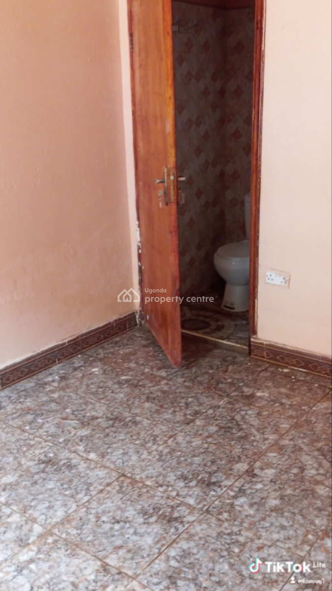2 Bedroom House with 2 Bathrooms in Good Neighborhood, Salama Road, Makindye, Kampala, Central Region, House for Rent
