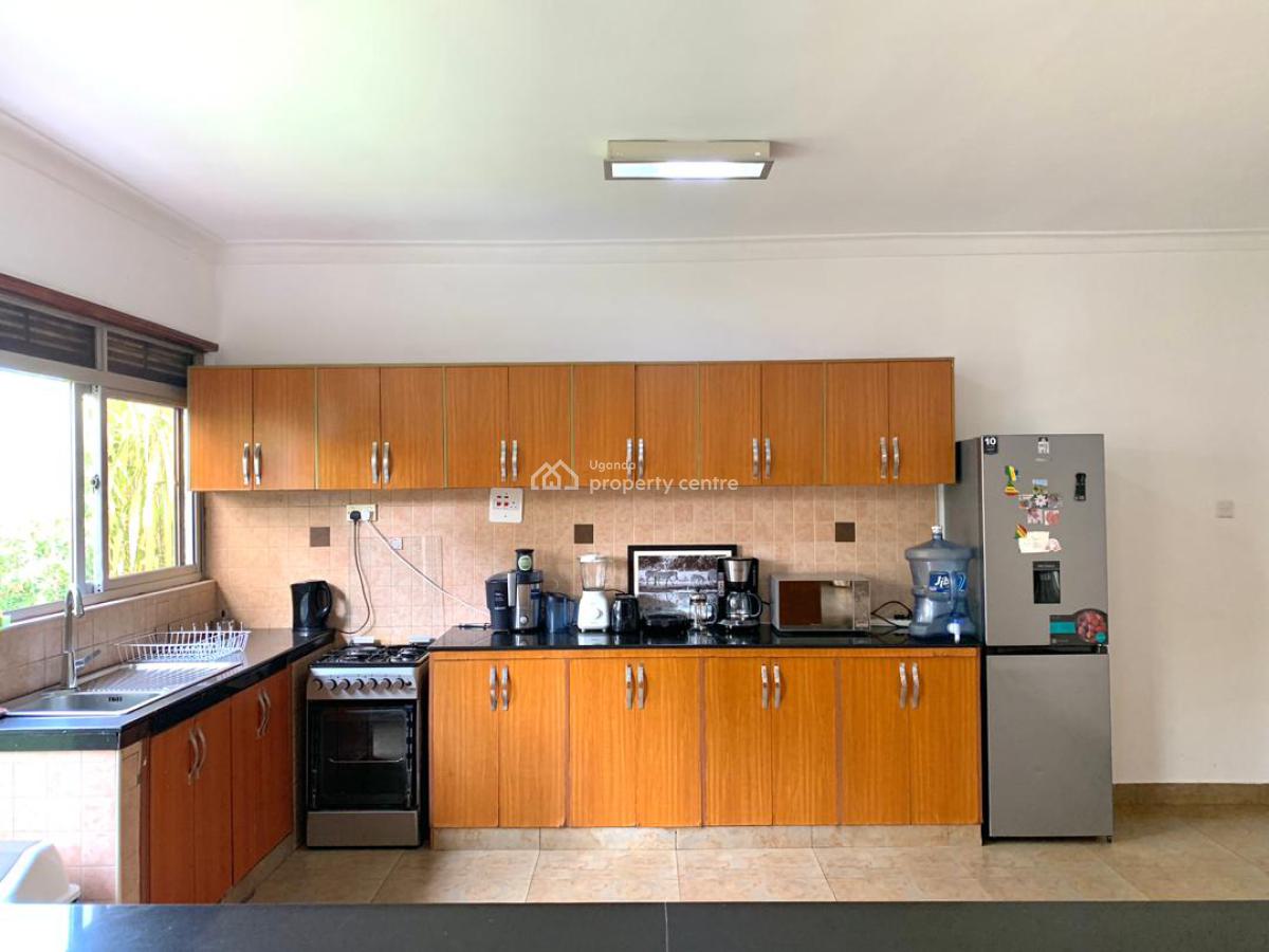 Fully Furnished 3 Bedroom House with Garden, Ali Ismail Rd, Kisaasi, Kampala, Central Region, Semi-detached Duplex for Rent