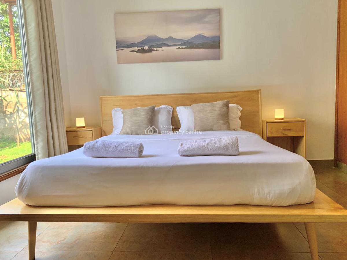 Fully Furnished 3 Bedroom House with Garden, Ali Ismail Rd, Kisaasi, Kampala, Central Region, Semi-detached Duplex for Rent