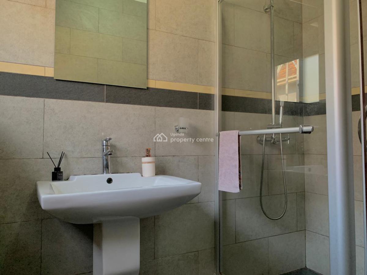 Fully Furnished 3 Bedroom House with Garden, Ali Ismail Rd, Kisaasi, Kampala, Central Region, Semi-detached Duplex for Rent