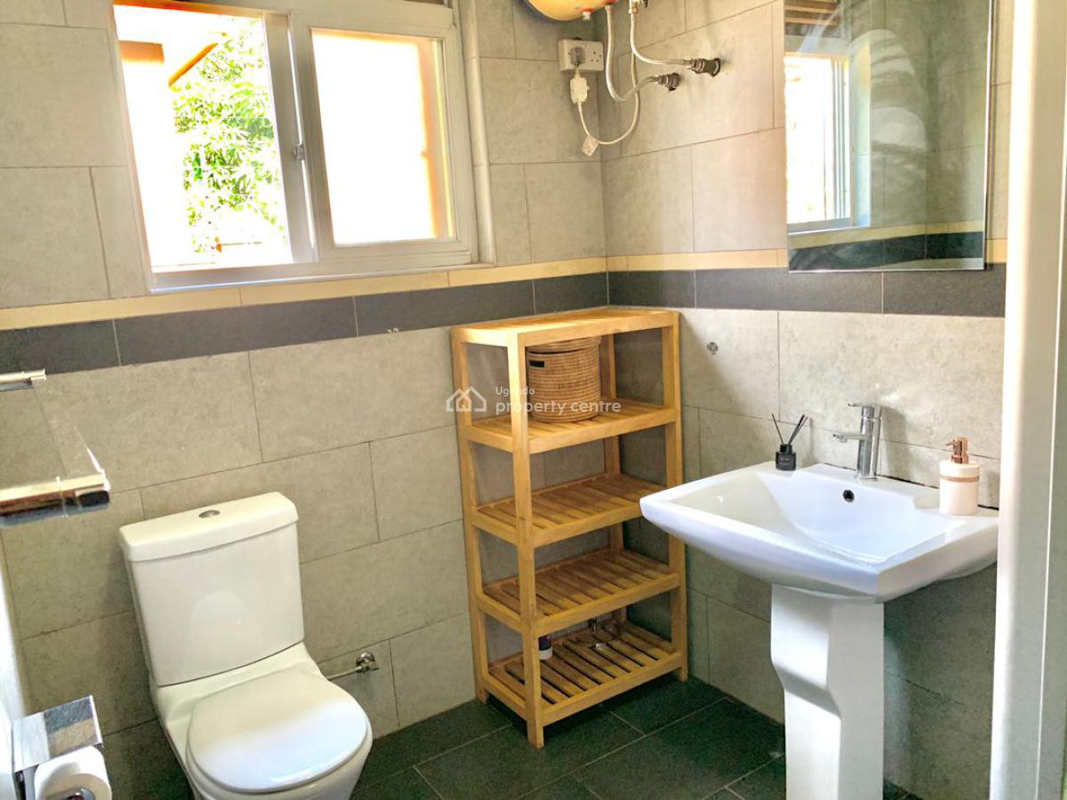 Fully Furnished 3 Bedroom House with Garden, Ali Ismail Rd, Kisaasi, Kampala, Central Region, Semi-detached Duplex for Rent