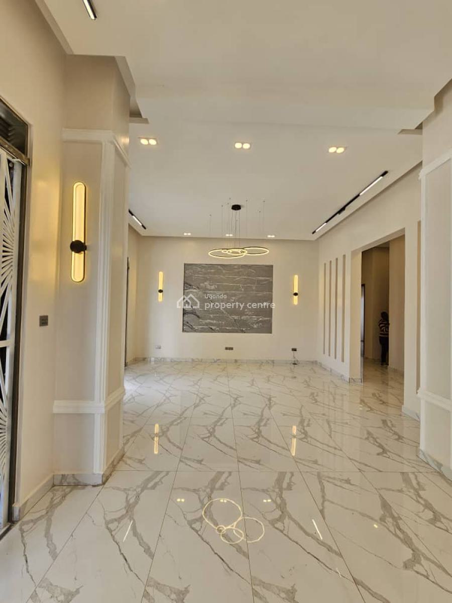 Stunning 4 Bedroom House in Bwebajja Off Entebbe Road, Bwebajja, Wakiso, Central Region, Terraced Bungalow for Sale