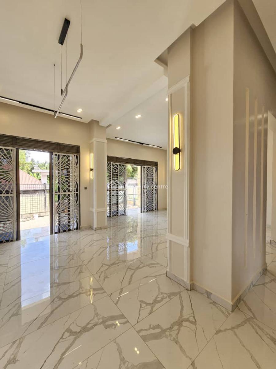 Stunning 4 Bedroom House in Bwebajja Off Entebbe Road, Bwebajja, Wakiso, Central Region, Terraced Bungalow for Sale