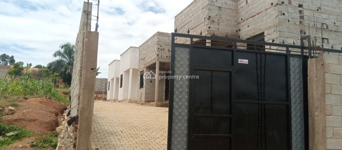 Apartments in Gayaza Manyangwa at 320m,100metres From Tarmac, Manyangwa Gayaza, Wakiso, Central Region, Apartment for Sale