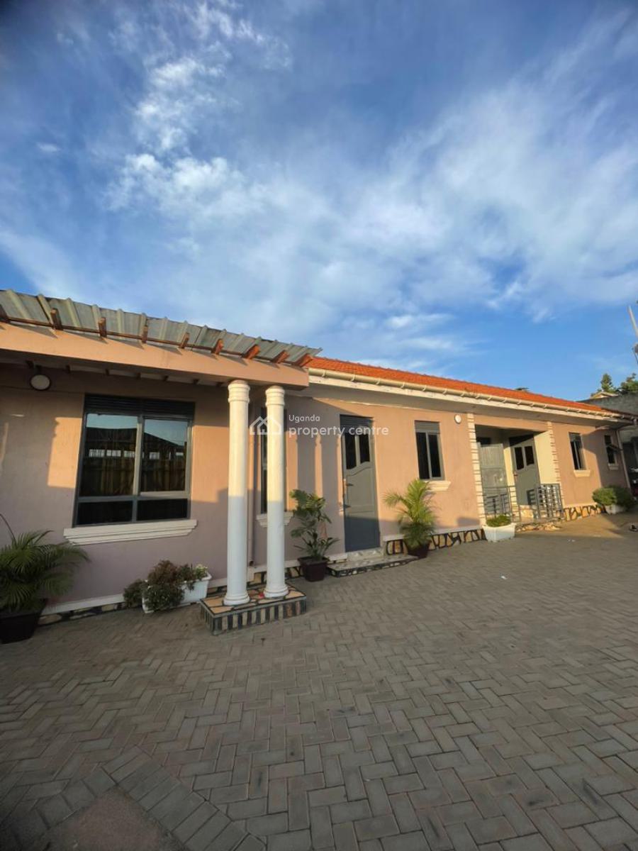 Beautiful 4 Bedroom House in Kisaasi Kulambiro, Kisaasi - Kulambiro Road, Kampala, Central Region, Terraced Duplex for Sale