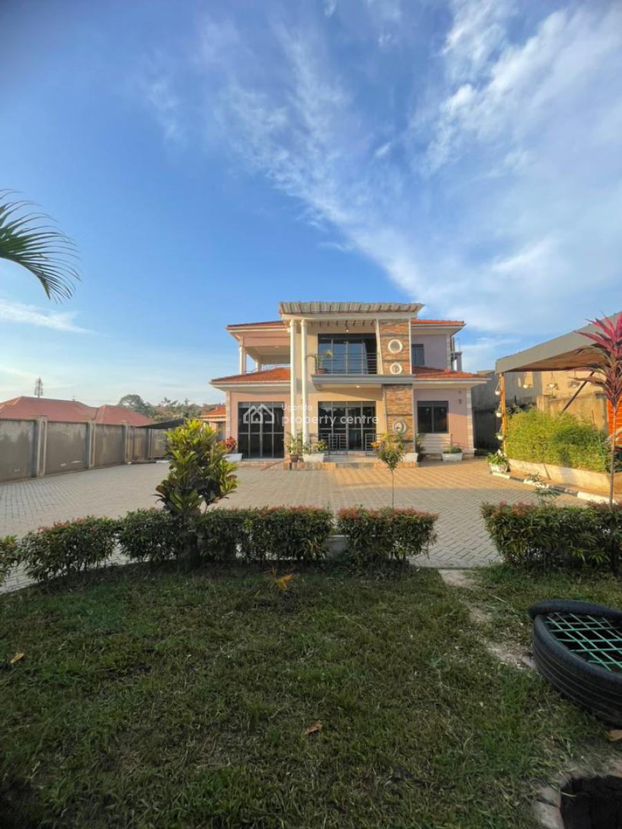 Beautiful 4 Bedroom House in Kisaasi Kulambiro, Kisaasi - Kulambiro Road, Kampala, Central Region, Terraced Duplex for Sale