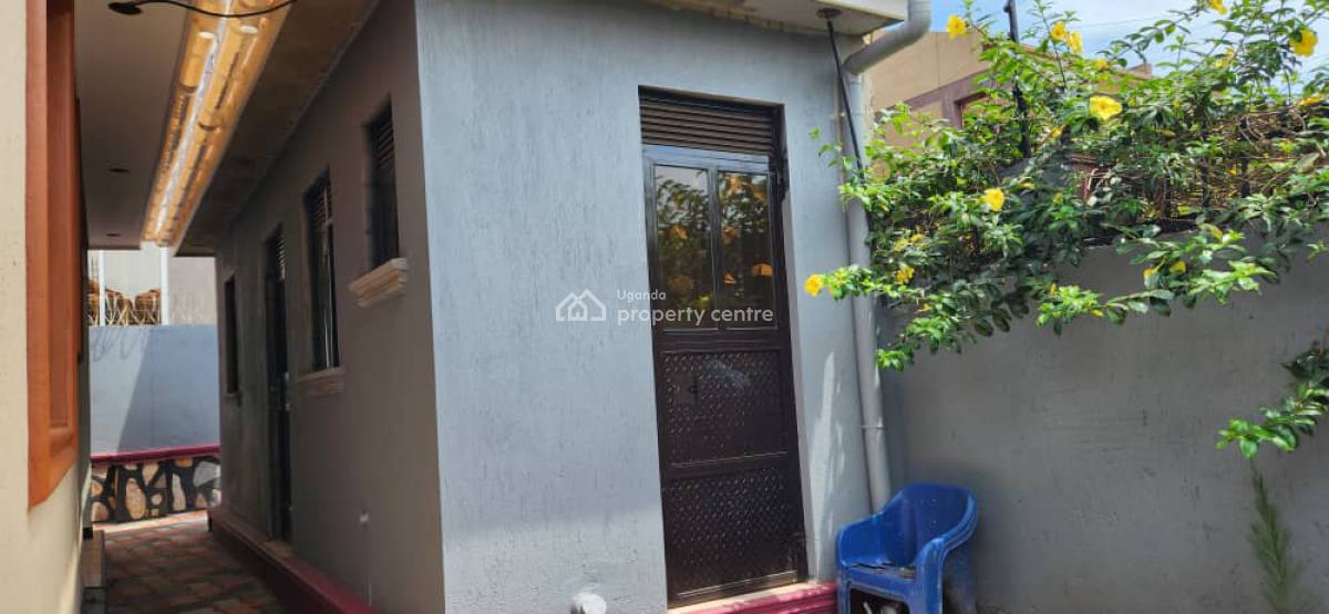3 Bedroom House Kitende 550m Entebbe Road, Kitende, Entebbe Municipality, Wakiso, Central Region, House for Sale