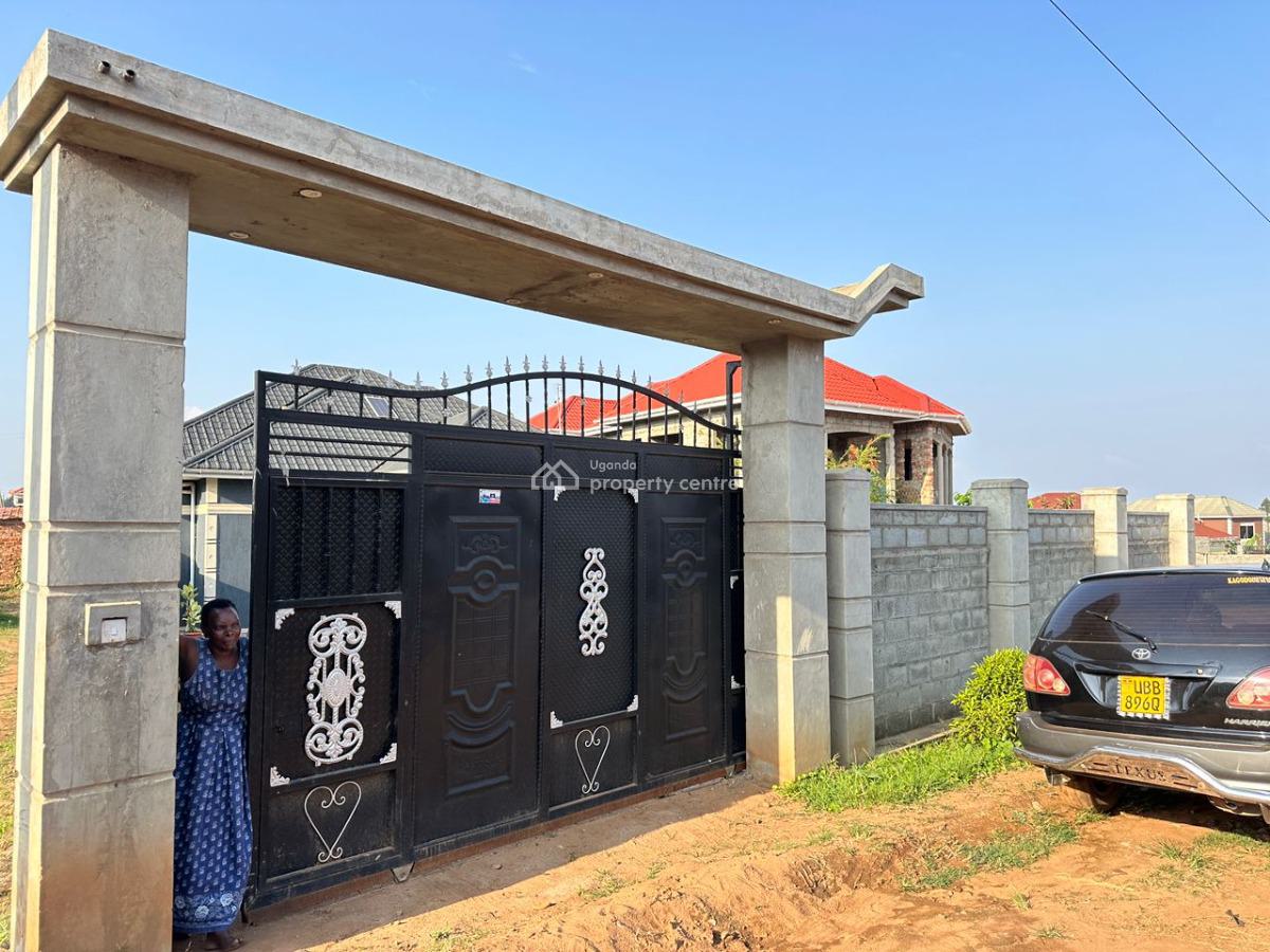 3 Bedroom House Bwebajja at 400m Entebbe Road, Bwebajja, Entebbe Municipality, Wakiso, Central Region, House for Sale