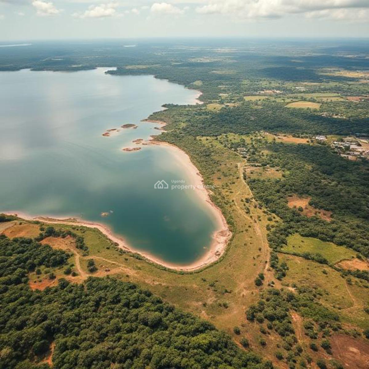 60-acre Lakefront Land Touching Lake Victoria, Nyenga, Buikwe, Central Region, Residential Land for Sale