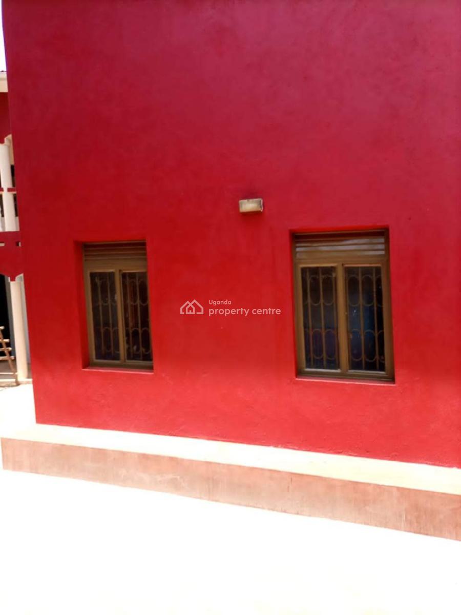 Commercial Gated Building with Own Compound Previously a School, Mutungo, Kampala, Central Region, Office Space for Rent