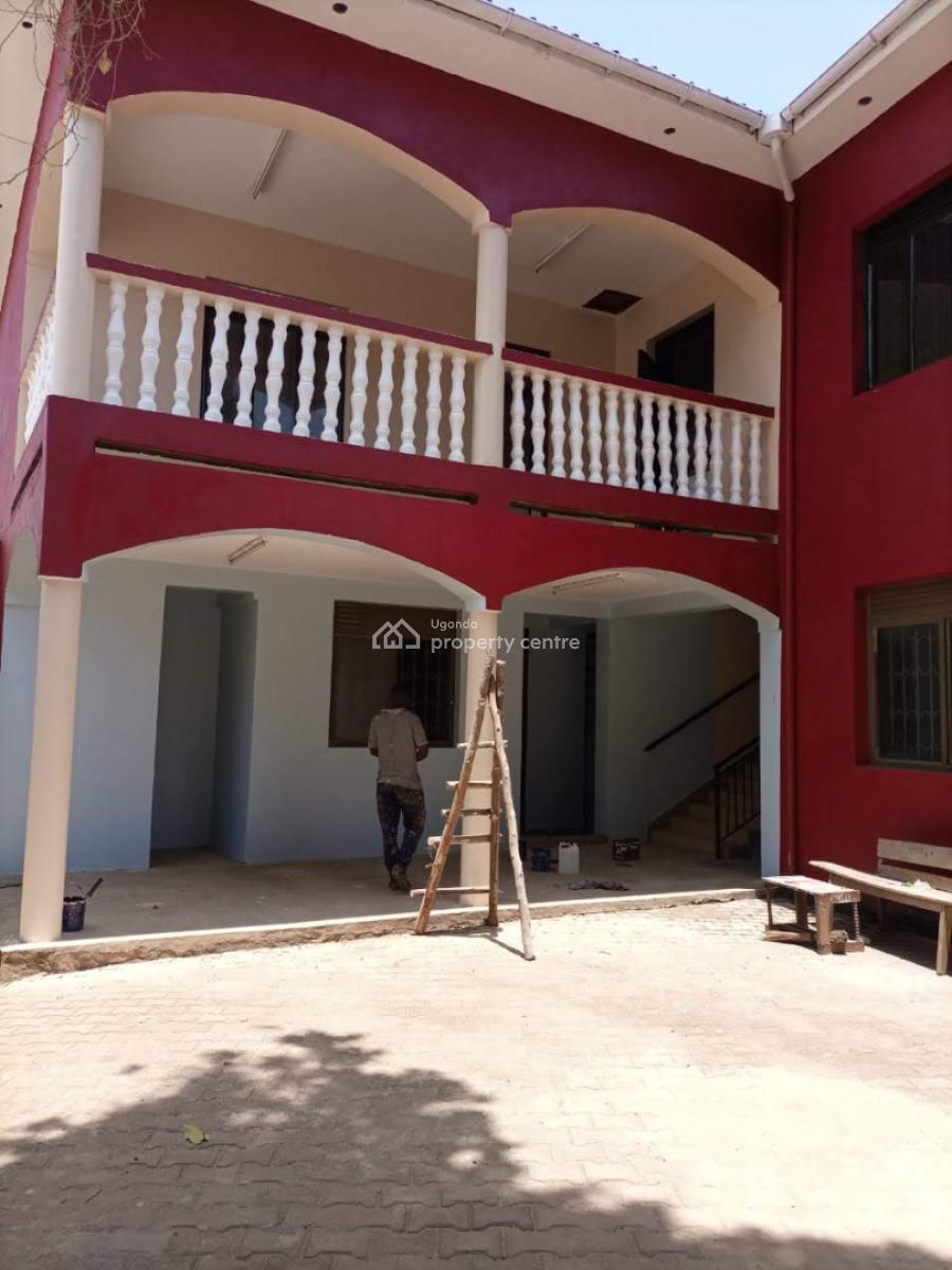 Commercial Gated Building with Own Compound Previously a School, Mutungo, Kampala, Central Region, Office Space for Rent