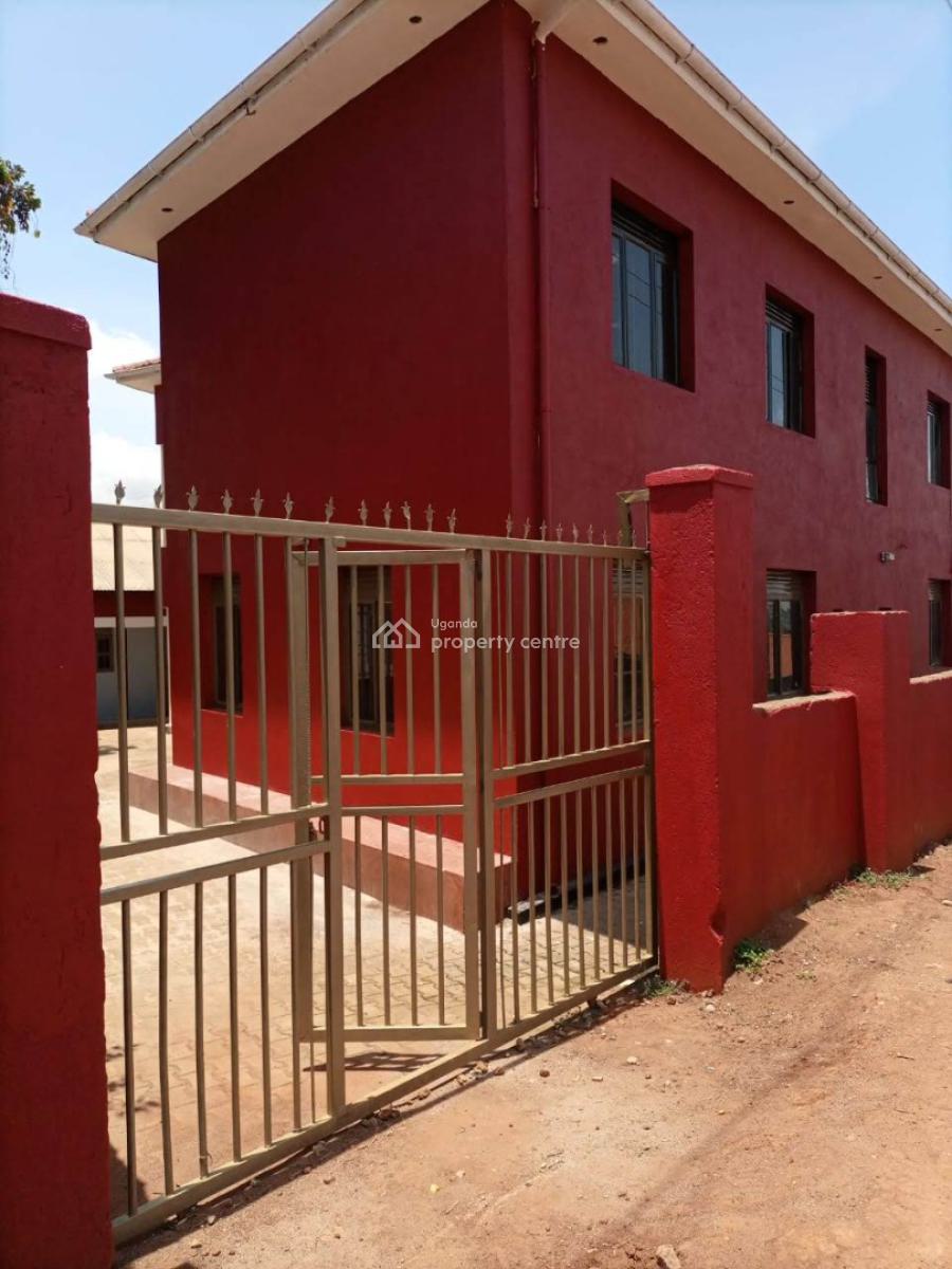 Commercial Gated Building with Own Compound Previously a School, Mutungo, Kampala, Central Region, Office Space for Rent