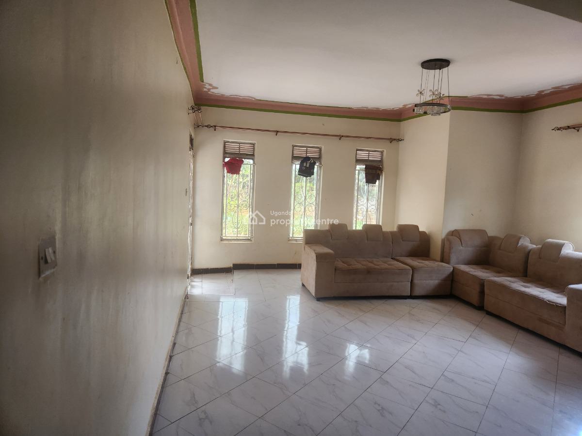 Luxury 3bedroom House , Large Living Room ,dining Library, Kitchen Toi, Gombe, Wakiso, Central Region, House for Sale