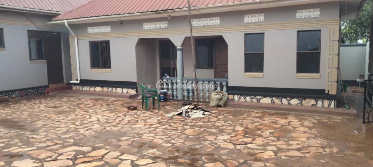 Spacious Estate, Malindi Near St. Eliza Nursing School, Buikwe, Central Region, Detached Duplex for Sale