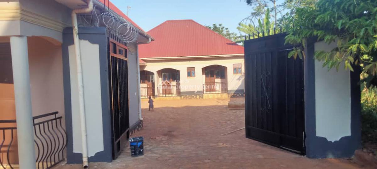 Spacious Estate, Malindi Near St. Eliza Nursing School, Buikwe, Central Region, Detached Duplex for Sale