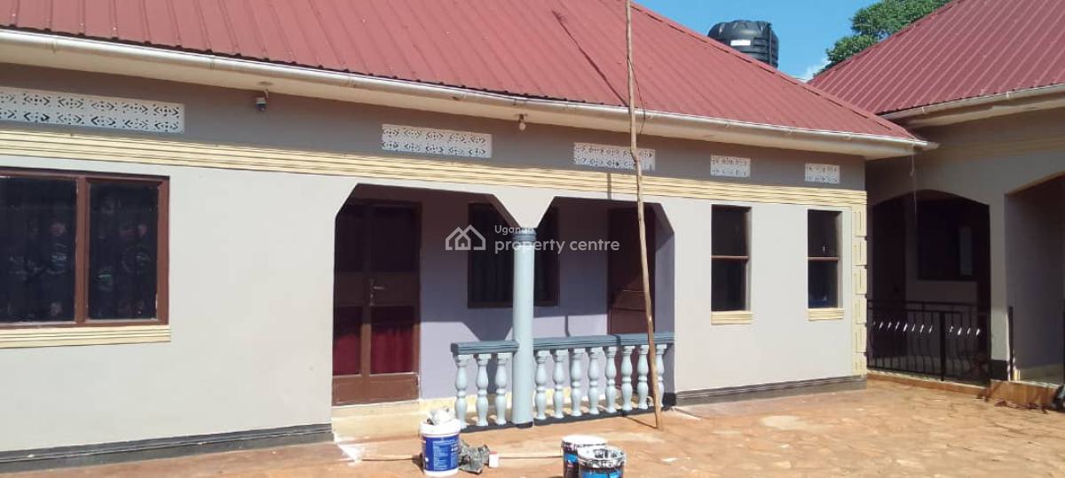 Spacious Estate, Malindi Near St. Eliza Nursing School, Buikwe, Central Region, Detached Duplex for Sale